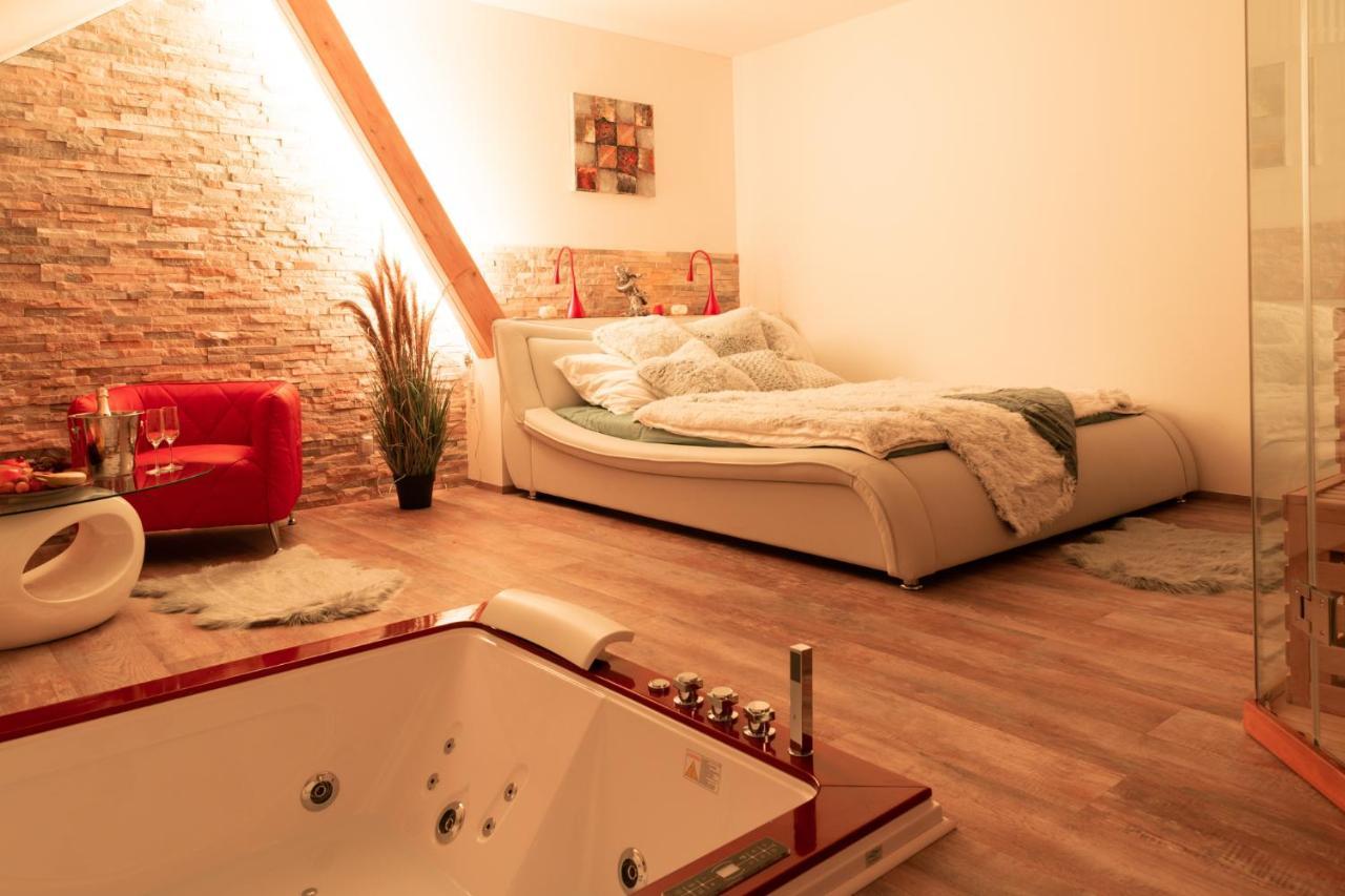 Romanticky Wellness Suite Hotel Heinz Dobris Zewnętrze zdjęcie