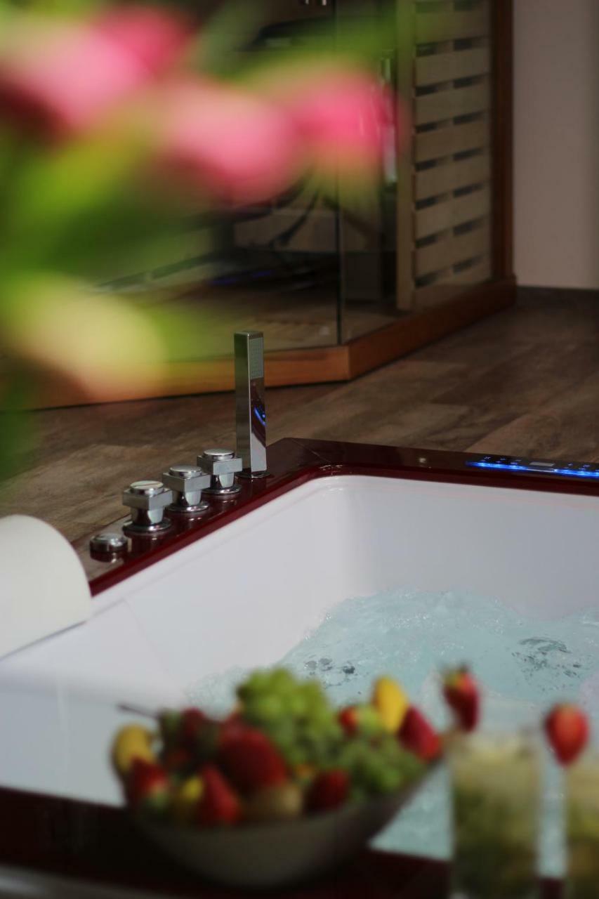Romanticky Wellness Suite Hotel Heinz Dobris Zewnętrze zdjęcie