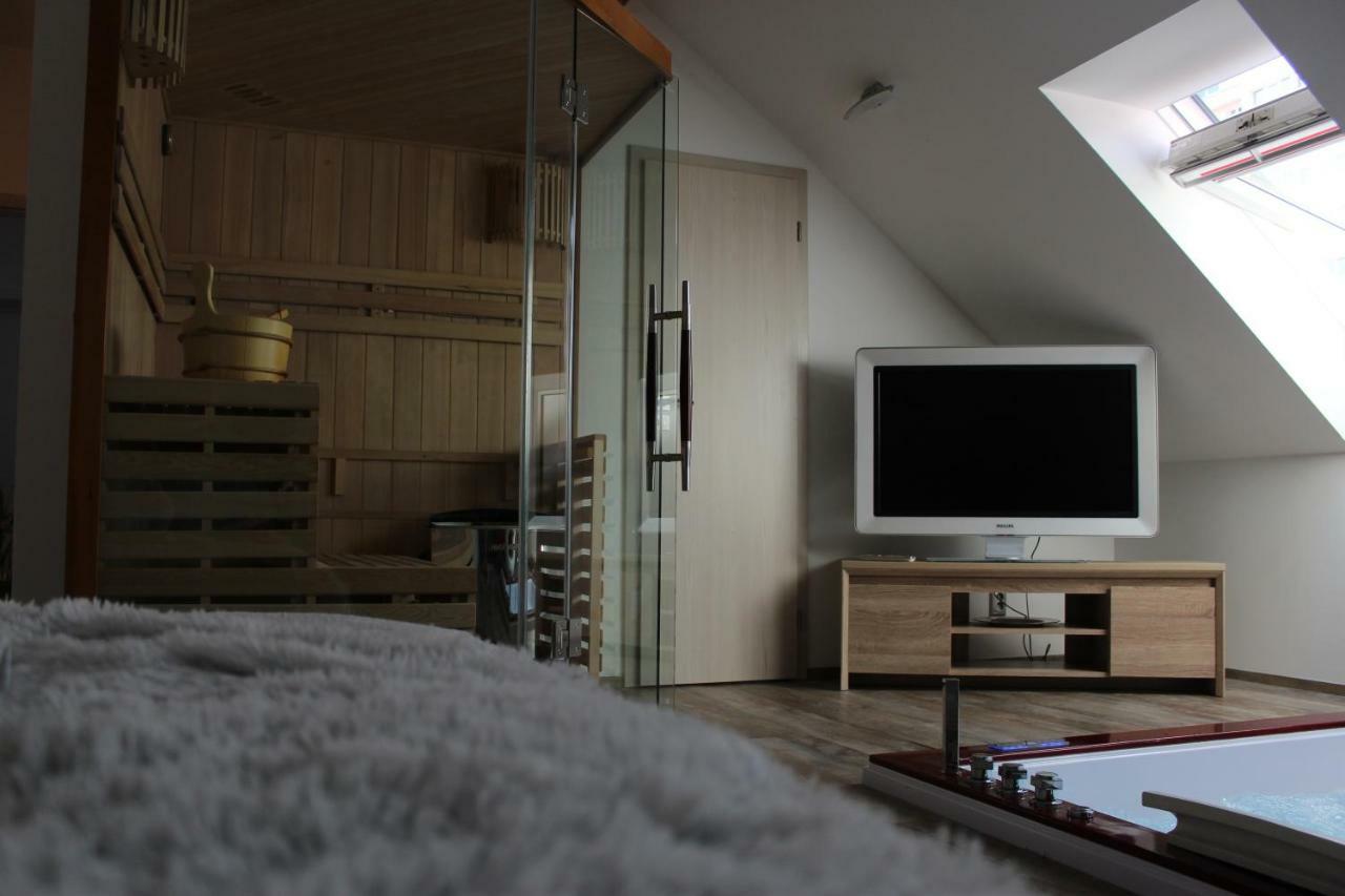 Romanticky Wellness Suite Hotel Heinz Dobris Zewnętrze zdjęcie