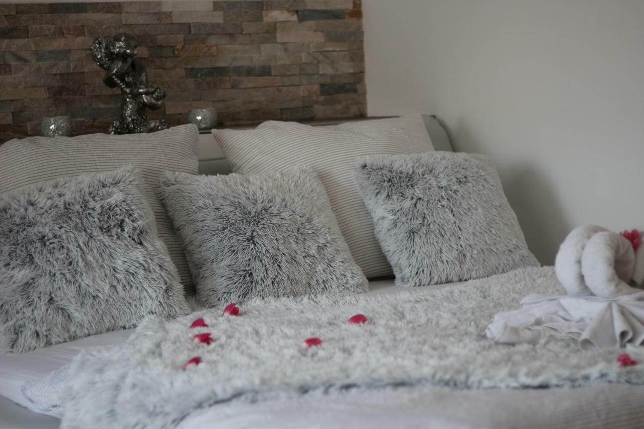 Romanticky Wellness Suite Hotel Heinz Dobris Zewnętrze zdjęcie
