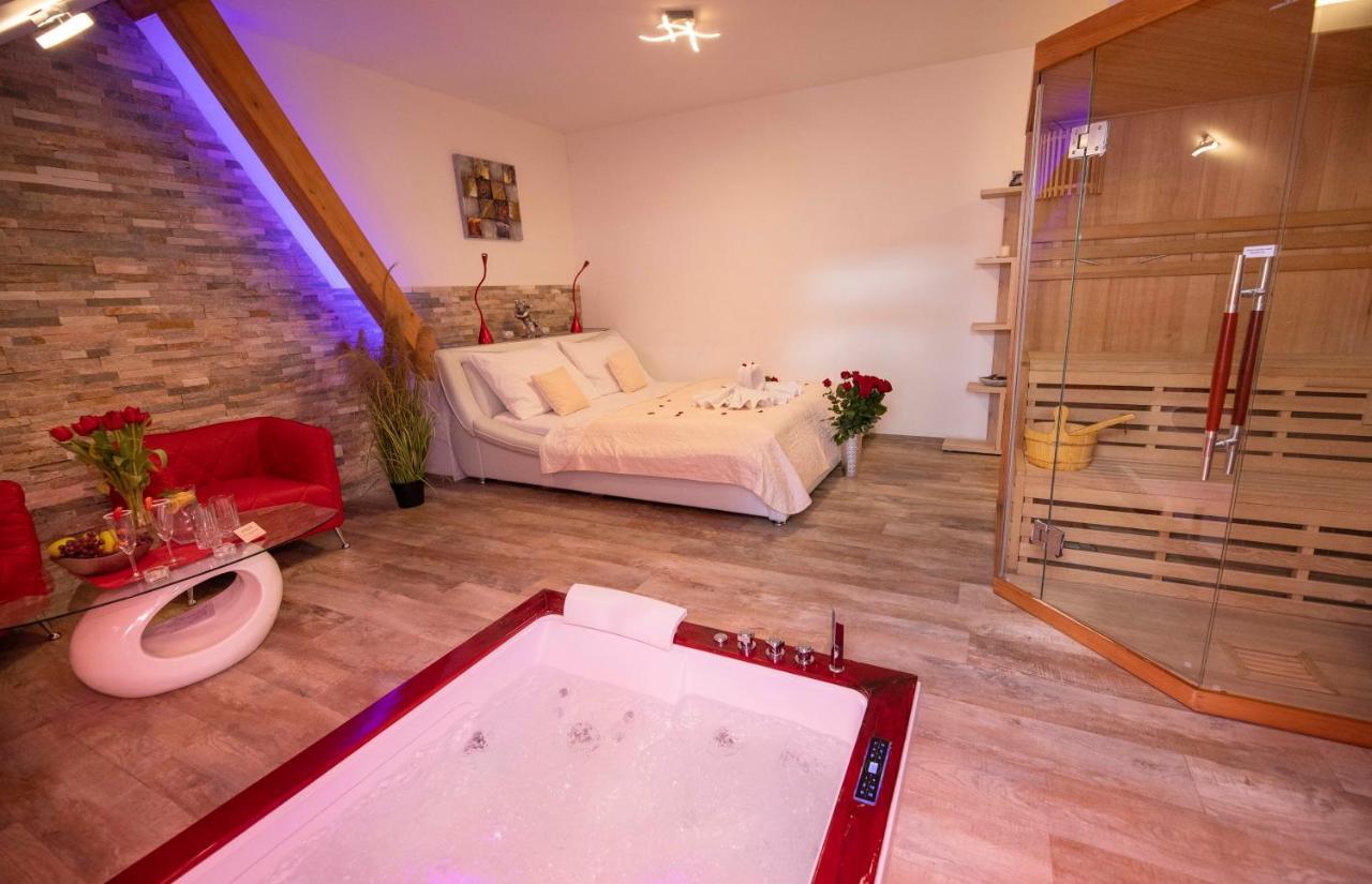 Romanticky Wellness Suite Hotel Heinz Dobris Zewnętrze zdjęcie